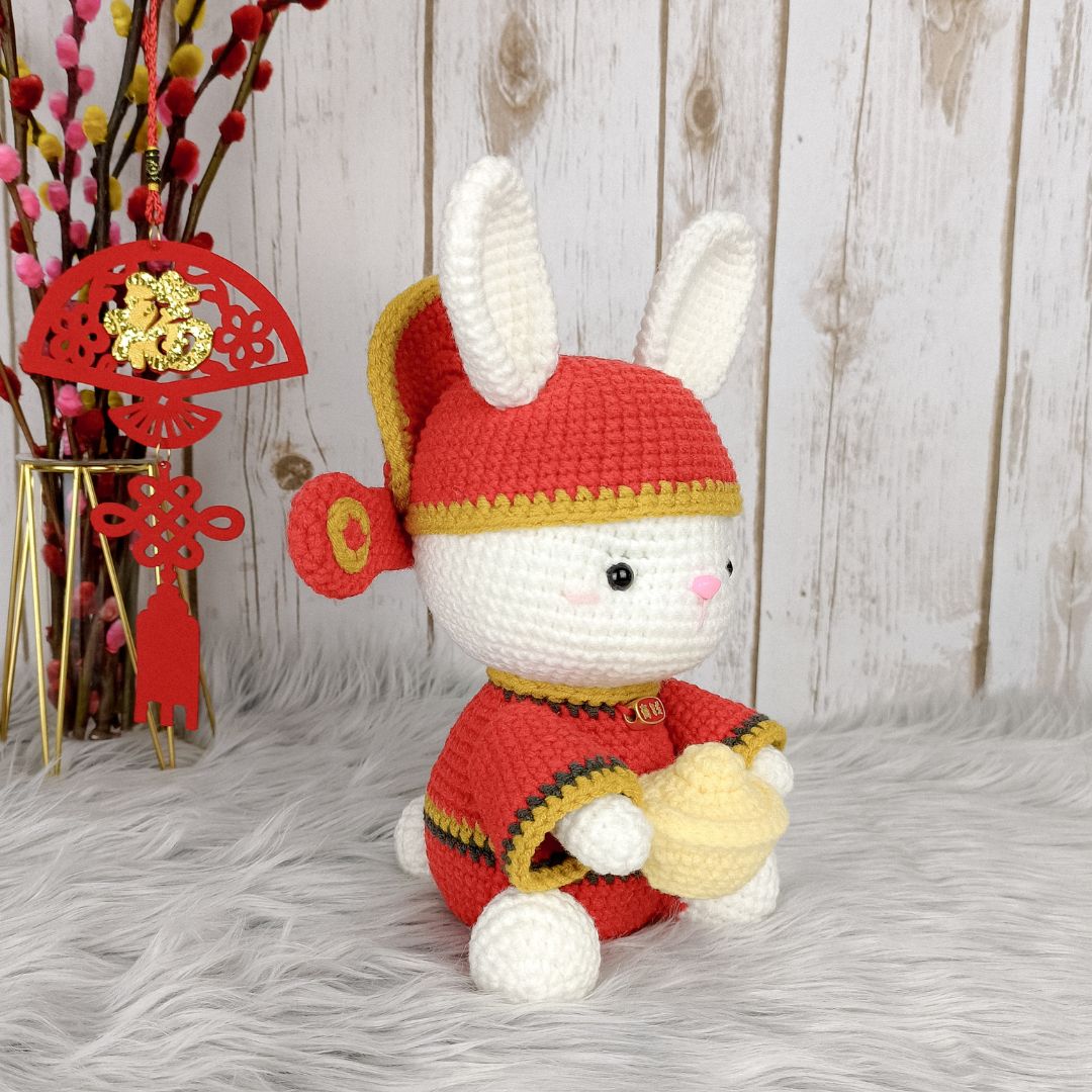 Crochet Chinese Zodiac rabbit in Prosperity suit